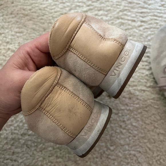 💛 Vince beige leather sneakers size 6 - Picture 3 of 3